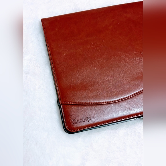 Leather iPad case + 2 Tempered Glass screen protectors - Picture 4 of 10